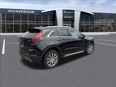 Used 2022 Cadillac XT4 Premium Luxury w/ Enhanced Visibility Package AWD/4WD image 11