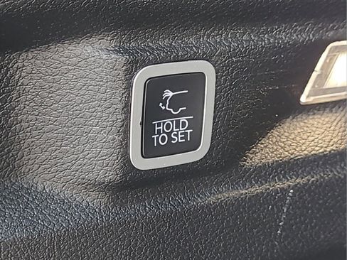 Certified 2025 Jeep Grand Cherokee L Limited image 30