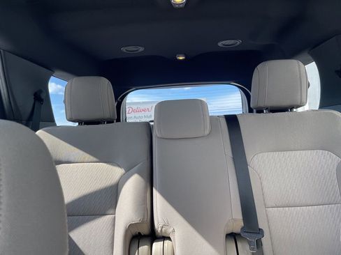 Used 2018 Ford Explorer Base w/ Class II Trailer Tow Package image 18