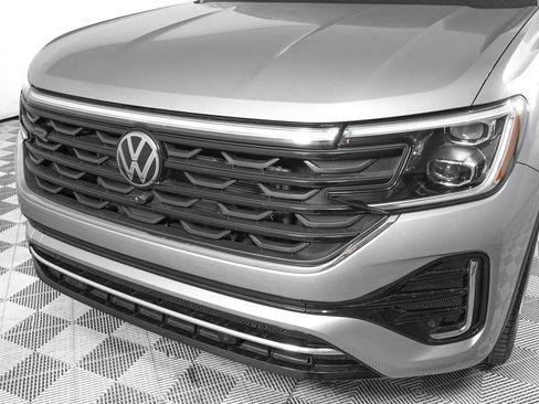 Used 2025 Volkswagen Atlas Cross Sport SEL Premium R-Line AWD/4WD image 30