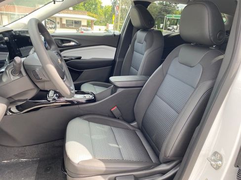 New 2026 Chevrolet Trax LT image 10