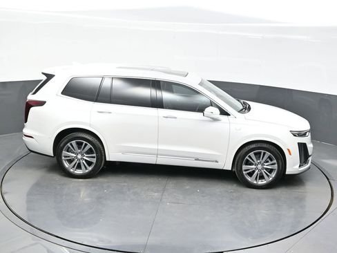 Certified 2025 Cadillac XT6 Premium Luxury w/ Platinum Package AWD/4WD image 38