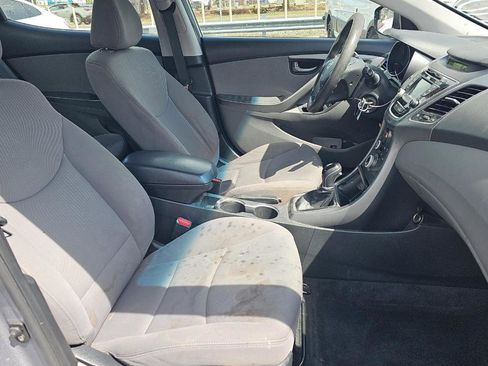 Used 2016 Hyundai Elantra SE w/ Option Group 02 image 8