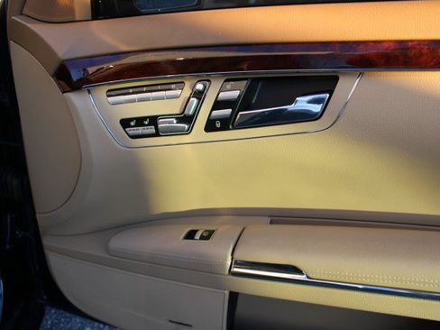 Used 2013 Mercedes-Benz S 550 4MATIC image 12