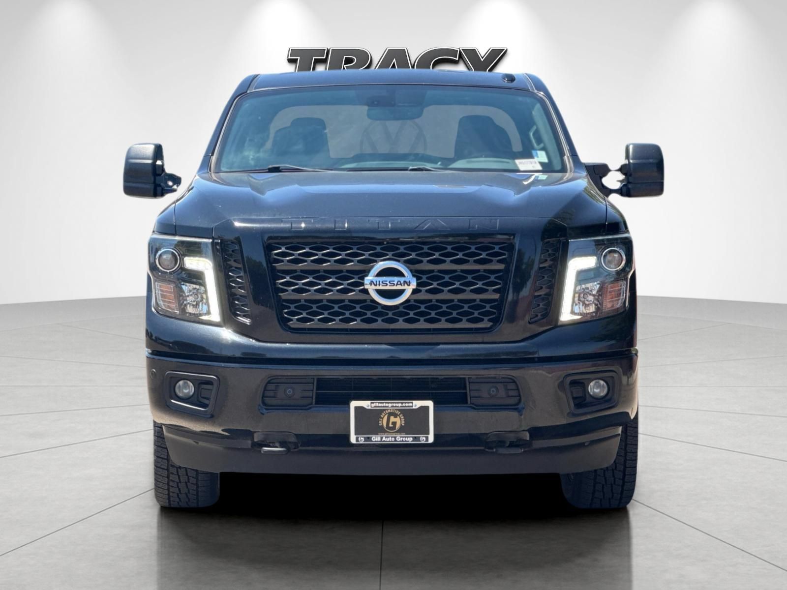 Used 2018 Nissan Titan SV w/ SV Convenience Package AWD/4WD image 9