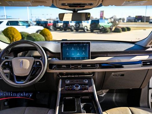 Used 2023 Lincoln Aviator Reserve w/ Equipment Group 201A image 13