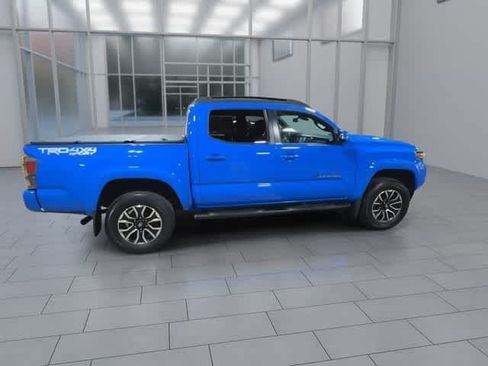Used 2021 Toyota Tacoma TRD Sport AWD/4WD image 9