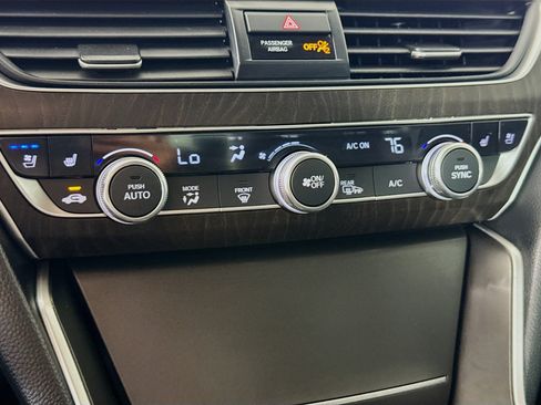 Used 2022 Honda Accord Touring image 19