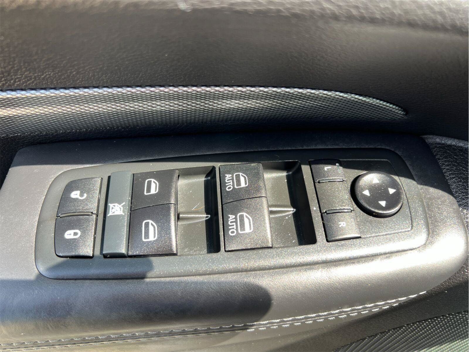 Used 2020 Dodge Durango R/T w/ Blacktop Package AWD/4WD image 15