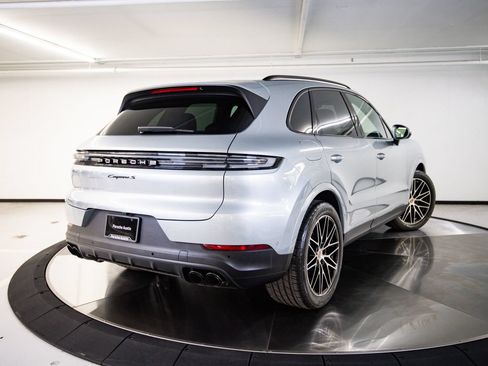 Used 2026 Porsche Cayenne S AWD/4WD image 7