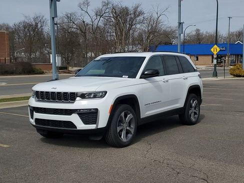 New 2026 Jeep Grand Cherokee Limited AWD/4WD image 2