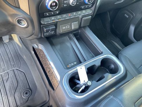 Used 2022 GMC Sierra 1500 Denali w/ Driver Alert Package II AWD/4WD image 42