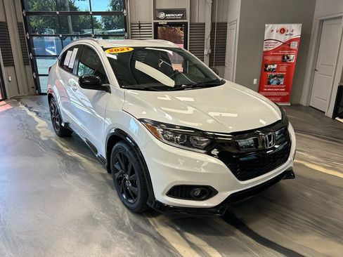 Used 2021 Honda HR-V Sport image 1