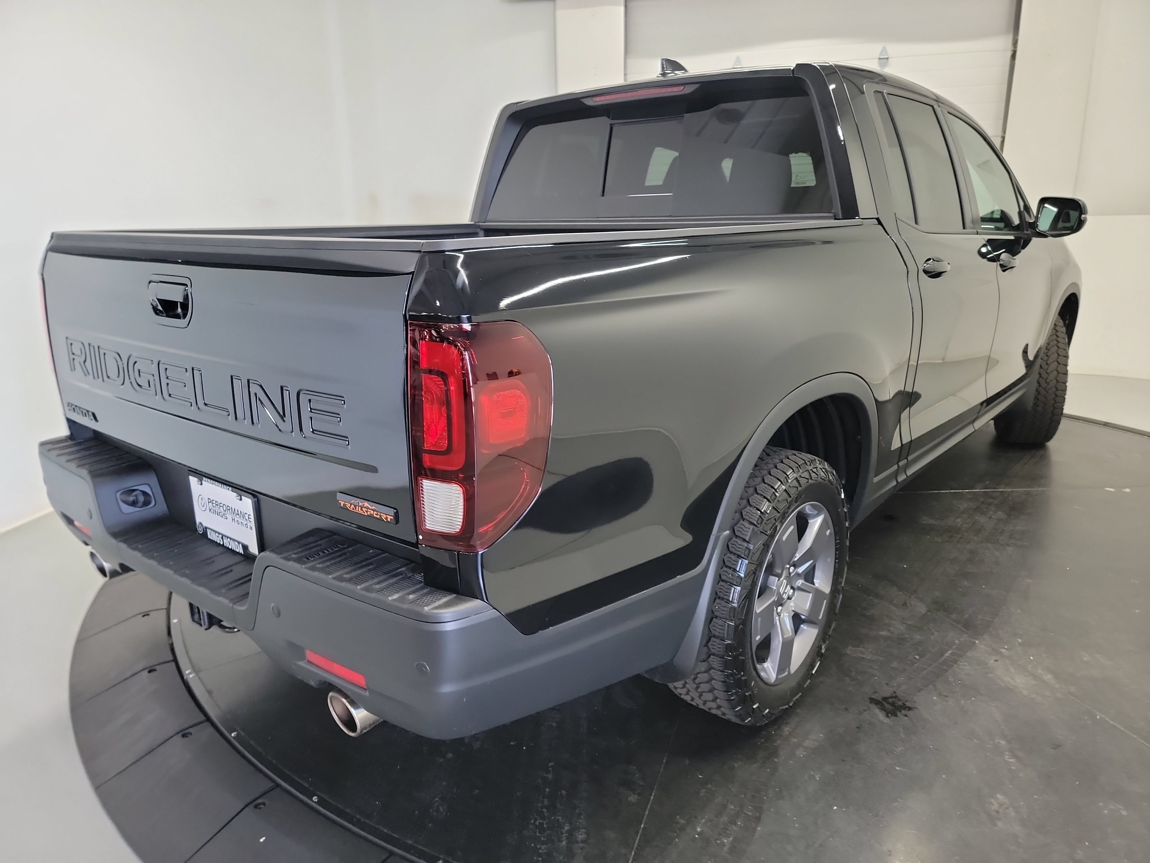 Used 2025 Honda Ridgeline TrailSport image 9