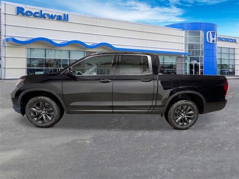 Used 2025 Honda Ridgeline Sport image 2