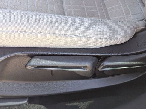 Certified 2025 Honda HR-V LX image 18