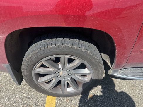 Used 2015 Chevrolet Suburban LTZ image 5