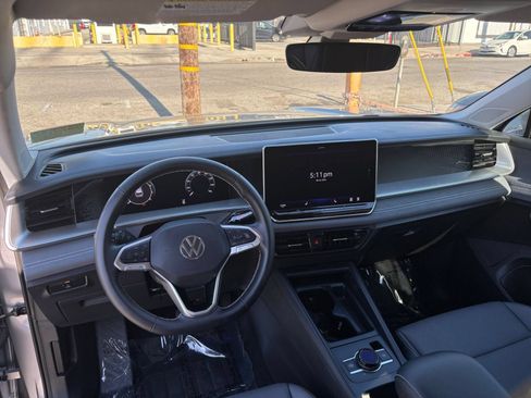 Used 2026 Volkswagen Tiguan SE AWD/4WD image 63