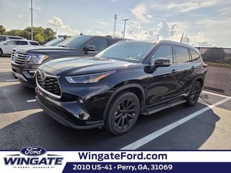 Used 2022 Toyota Highlander XLE FWD video 1