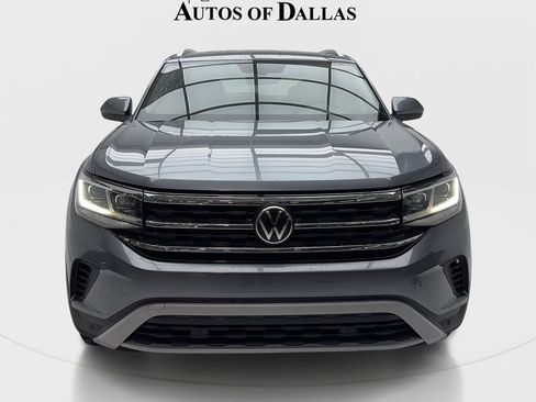 Used 2023 Volkswagen Atlas Cross Sport SE w/ Panoramic Sunroof Package FWD image 3