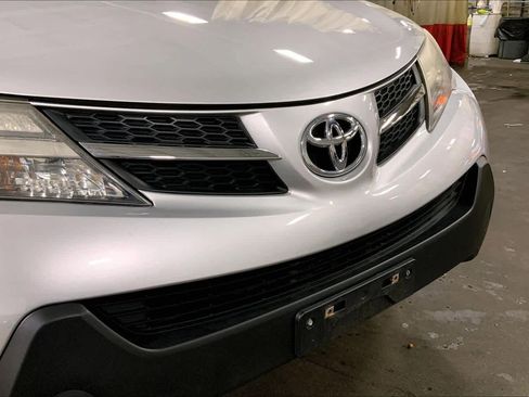 Used 2013 Toyota RAV4 LE AWD/4WD image 30
