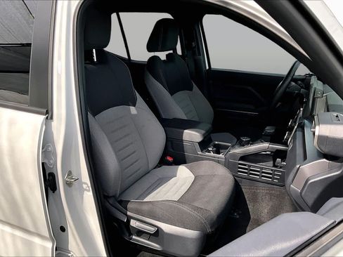 Used 2025 Toyota 4Runner TRD Off-Road AWD/4WD image 9