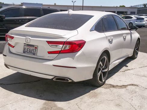 Used 2018 Honda Accord Sport image 9