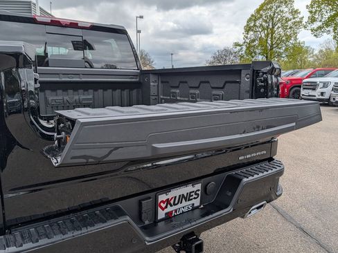 New 2026 GMC Sierra 1500 Denali w/ Denali Reserve Package AWD/4WD image 31