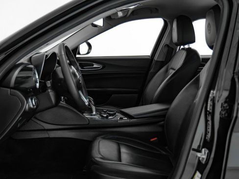 Used 2019 Alfa Romeo Giulia w/ Quick Order Package 22K Sport image 27