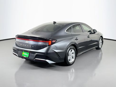 Used 2025 Hyundai Sonata SE FWD image 10