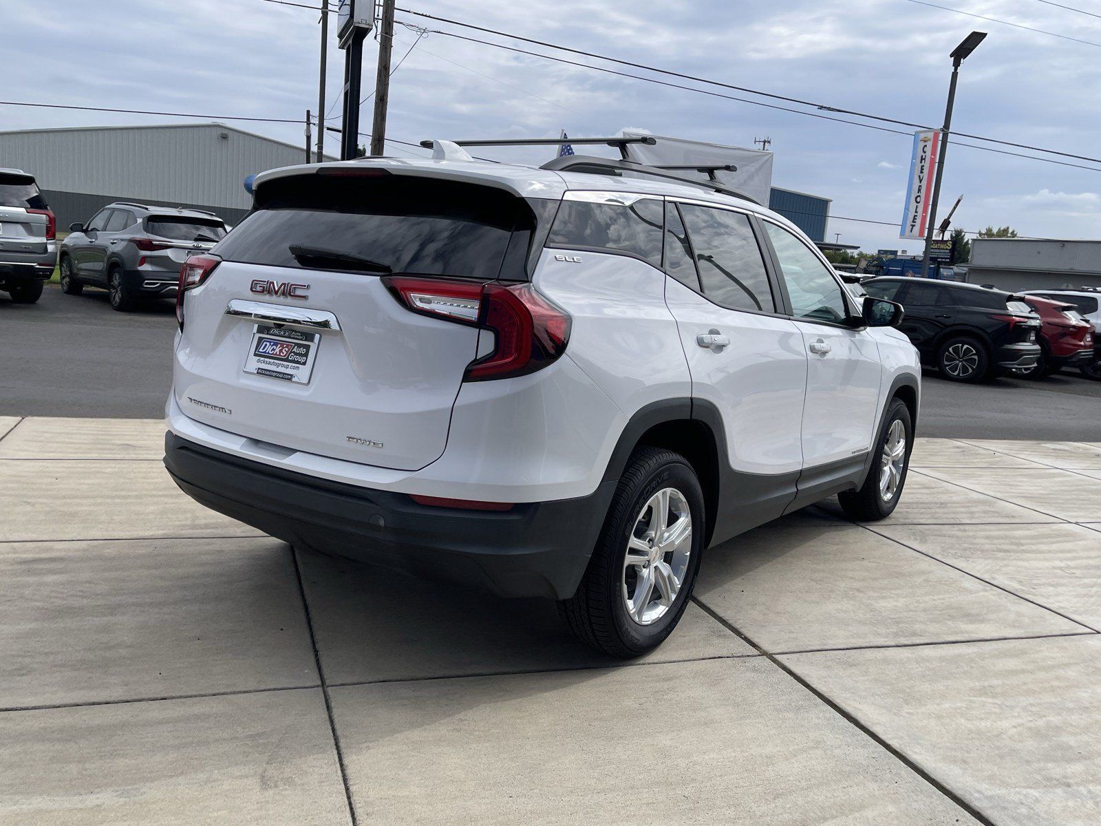 Used 2022 GMC Terrain SLE w/ Driver Convenience Package AWD/4WD image 5