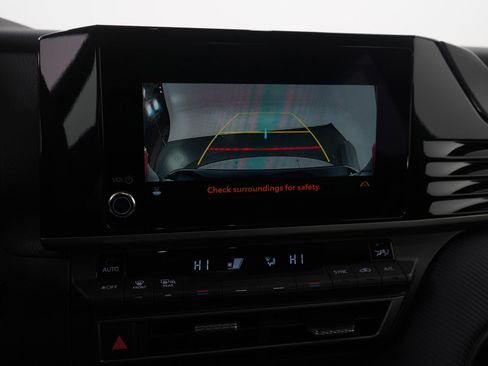 Used 2025 Toyota Camry SE image 20