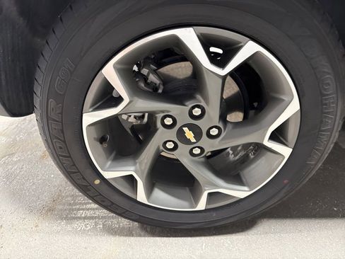 Used 2025 Chevrolet Trax LT w/ LT Convenience Package FWD image 39