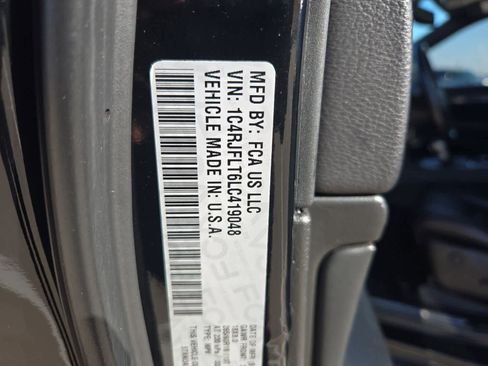 Used 2020 Jeep Grand Cherokee Trailhawk w/ Trailhawk Luxury Group image 38