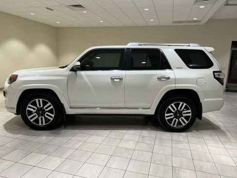 Used 2018 Toyota 4Runner Limited AWD/4WD image 2