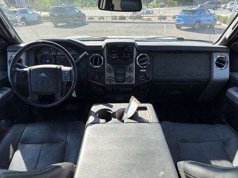 Used 2015 Ford F250 Lariat w/ Lariat Interior Package AWD/4WD image 9