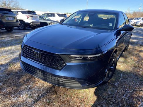 Used 2024 Honda Accord EX image 2