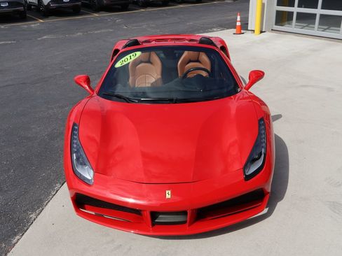 Used 2019 Ferrari 488 Spider RWD image 11