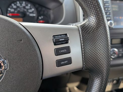 Used 2020 Nissan Frontier SV image 21