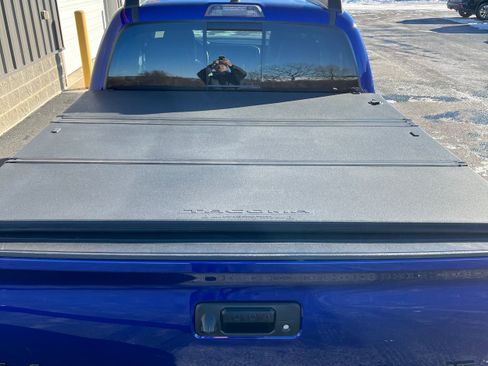 Certified 2023 Toyota Tacoma SR5 w/ Black Out Package (TMS) image 5