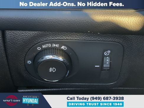 Used 2017 Chevrolet Cruze Premier FWD image 28
