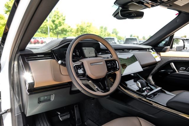 New 2026 Land Rover Range Rover Sport Dynamic SE AWD/4WD image 3