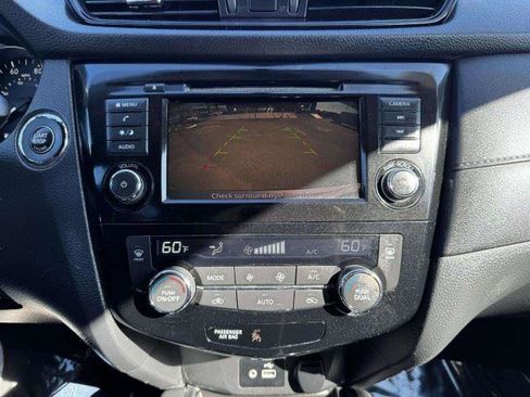 Used 2018 Nissan Rogue SV FWD image 30