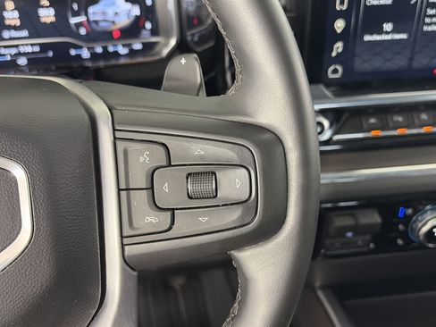 Used 2024 GMC Sierra 1500 SLT w/ SLT Premium Plus Package AWD/4WD image 34