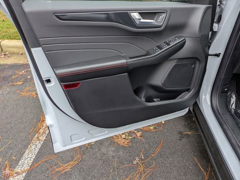 New 2026 Ford Escape ST-Line w/ Tech Pack #1 image 9