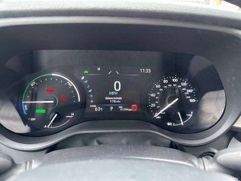 Used 2025 Toyota Sienna XLE FWD image 19