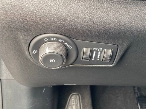 New 2026 Jeep Compass Limited image 25