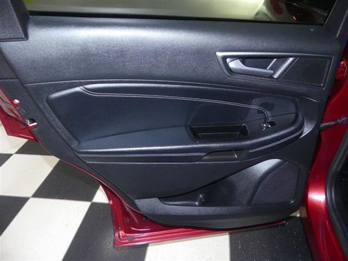 Used 2016 Ford Edge Titanium w/ Equipment Group 302A AWD/4WD image 26