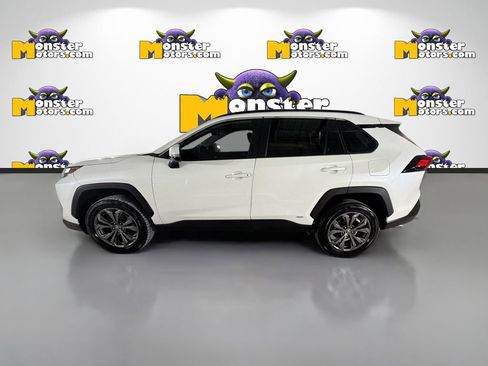 Used 2022 Toyota RAV4 XLE Premium image 3