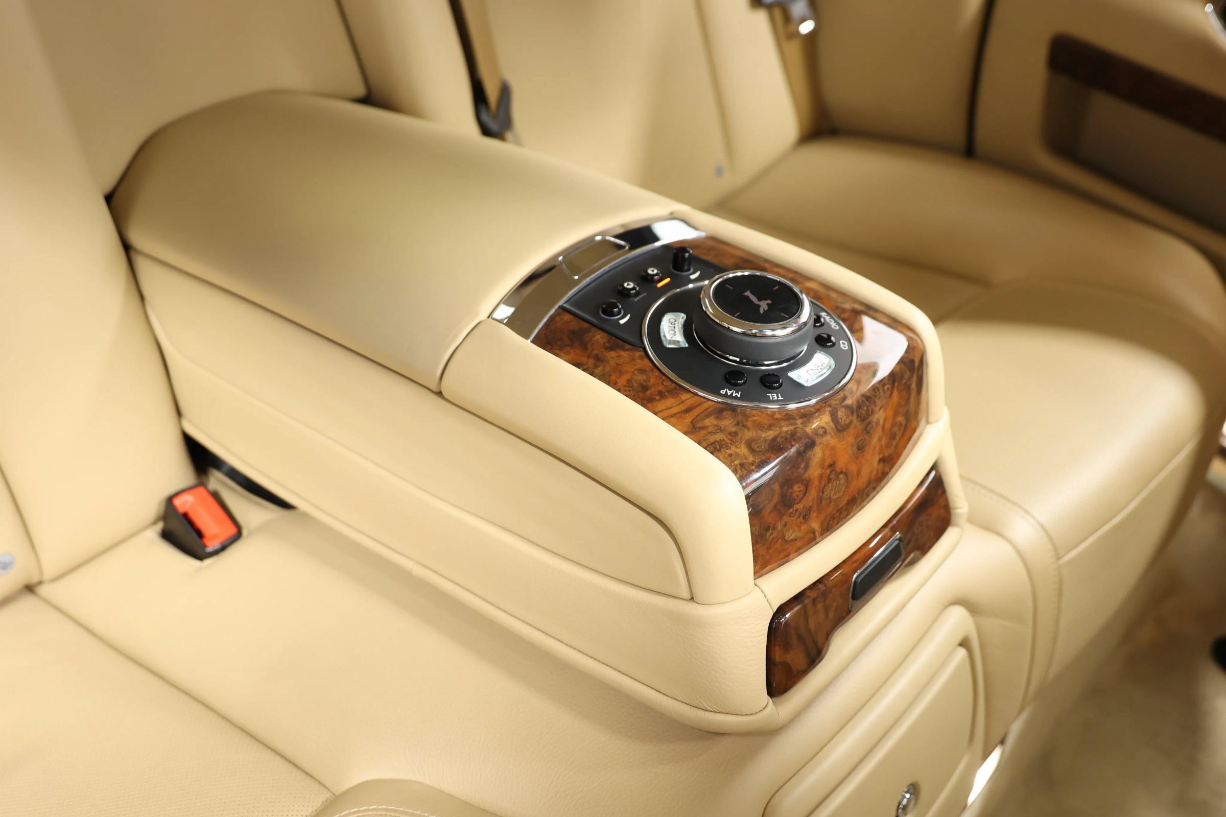 Used 2015 Rolls-Royce Ghost RWD image 89